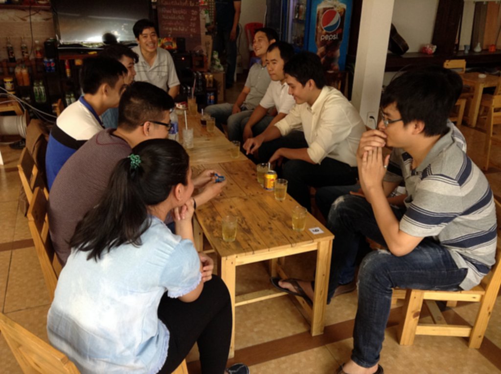 Ảnh kỷ niệm nhóm Dynamic Revit cafe với thầy