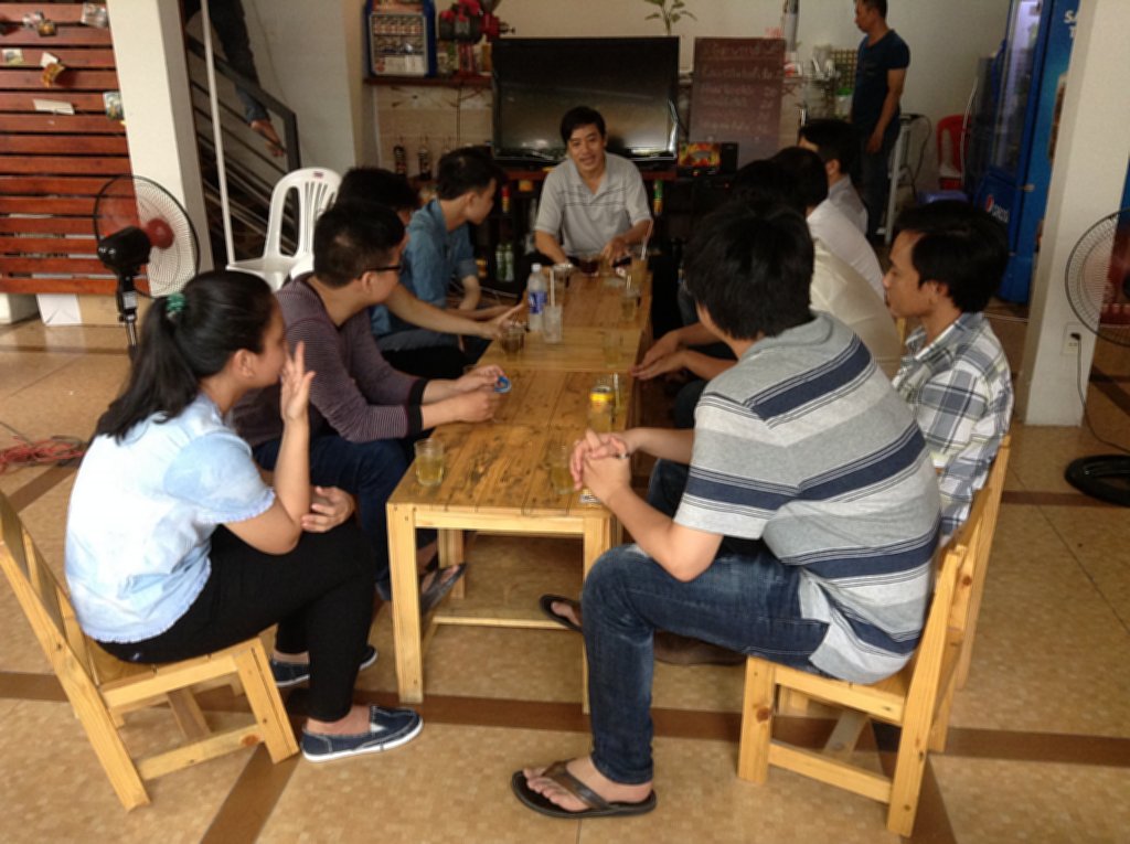 Ảnh kỷ niệm nhóm Dynamic Revit cafe với thầy