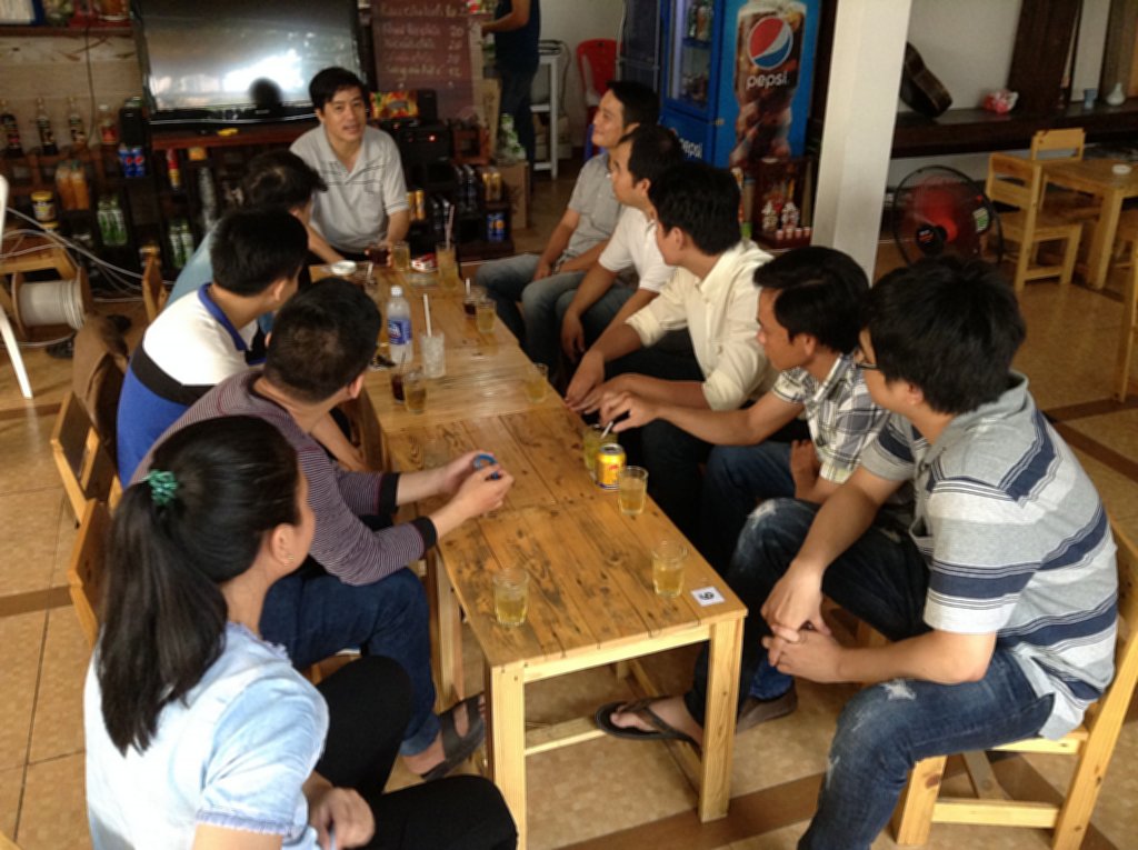 Ảnh kỷ niệm nhóm Dynamic Revit cafe với thầy