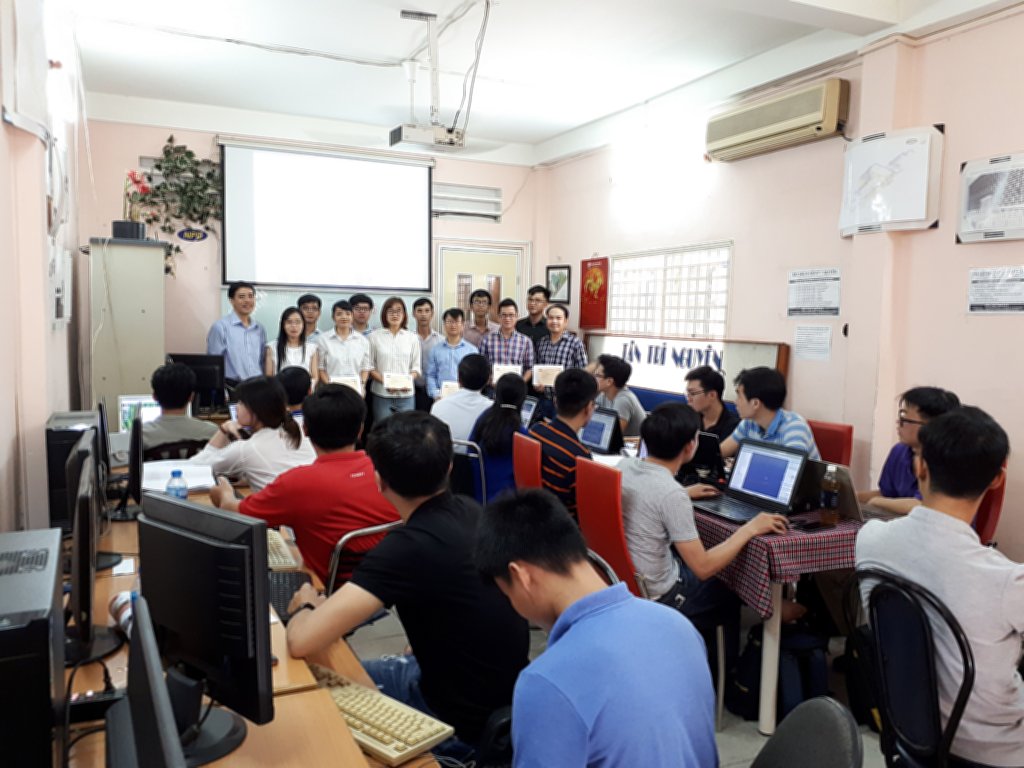 Ảnh phát Giấy chứng nhận cuối khóa học Revit tháng 10 năm 2018
