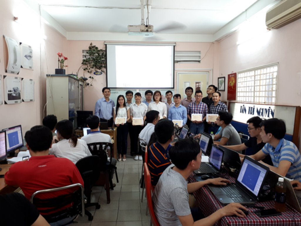 Ảnh phát Giấy chứng nhận cuối khóa học Revit tháng 10 năm 2018