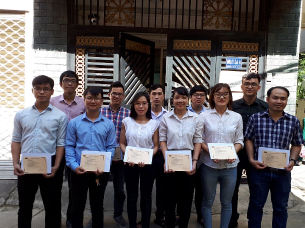 Ảnh phát Giấy chứng nhận cuối khóa học Revit tháng 10 năm 2018