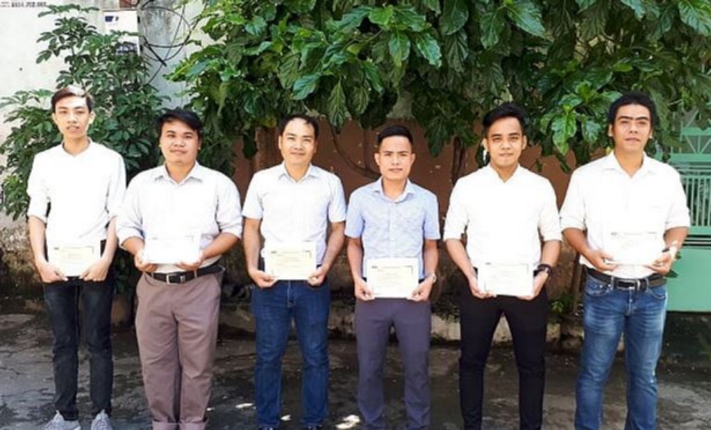 Ảnh phát Giấy chứng nhận cuối khóa học Revit tháng 8 năm 2018